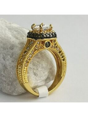 R 14k gold vermeil cz cathedral set ring Size 7 🆕